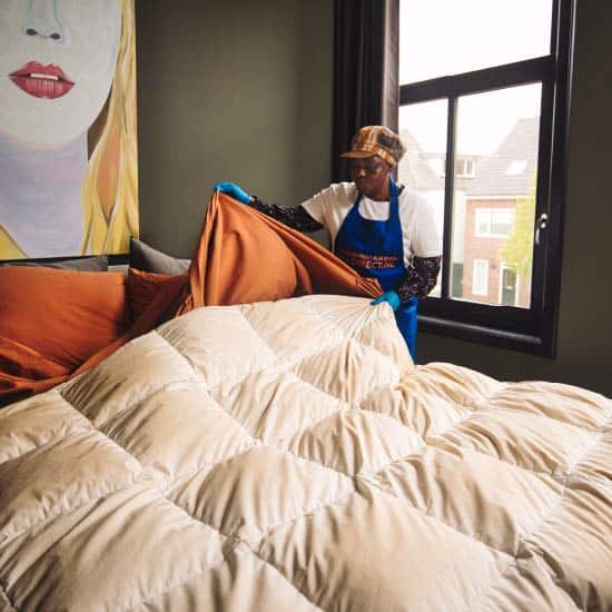 Bed opmaken werkster schoonmakersdirect.nl